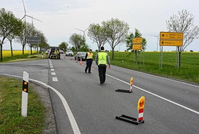 Tödlicher Unfall auf der B6: Motorradfahrer verstirbt - Samstagmittag kam es auf der B6 im Kreis Nordsachsen zu einem tödlichen Unfall. Foto: LausitzNews