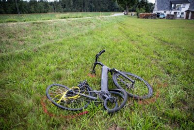 Tödlicher Unfall auf der S210: E-Bike-Fahrerin stirbt - Tödlicher Unfall in Helbigsdorf. Foto: Marcel Schlenkirch