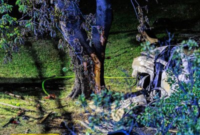 Tödlicher Unfall in Annaberg-Buchholz: PKW geriet nach mehreren Kollisionen in Vollbrand - In Annaberg-Buchholz ereignete sich ein schwerer Verkehrsunfall. Foto: Ronny Küttner