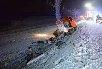 Tödlicher Unfall in Sachsen: PKW kollidierte mit Baum - In Oderwitz kam es am Montagabend zu einem tödlichen Unfall. Foto: xcitepress/thomas baier