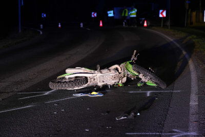 Tödlicher Unfall mit zwei Motorrädern auf Bundesstraße - Am Sonntag kam es zu einem tragischen Unfall in Großräschen. Foto: xcitepress