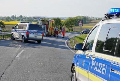 Tödlicher Verkehrsunfall auf der S85: Motorradfahrer kollidiert mit Baum - Gestern kam es auf der S 85 zu einem tödlichen Motorradunfall. Foto: Roland Halkasch