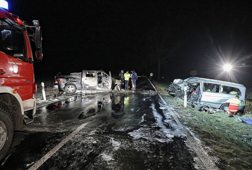 Tödlicher Verkehrsunfall auf der S85 - zwei Personen starben! - Tödlicher Unfall auf der S 85. Beide Fahrzeuge wurden völlig zerstört. Foto: Roland Halkasch