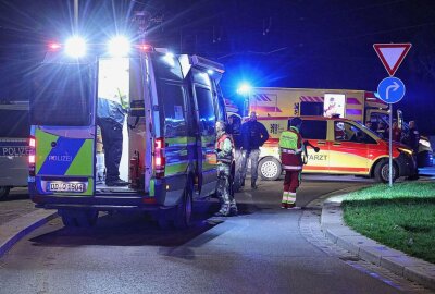 Tödlicher Verkehrsunfall in Dresden: 28-Jähriger erliegt seinen Verletzungen - Gestern kam es 23.05 Uhr auf der Großenhainer Straße/Ecke Harkortstraße zu einem tödlichen Verkehrsunfall. Foto: Roland Halkasch
