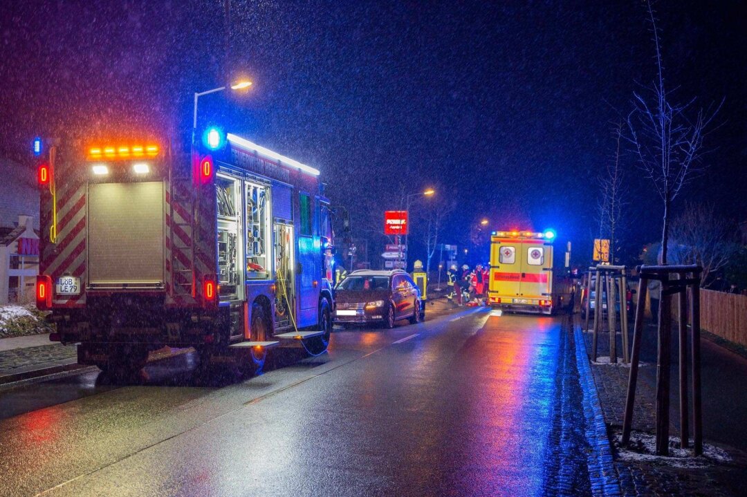 Tödlicher Verkehrsunfall in Sachsen: Person wird von PKW erfasst - Eine Person kommt bei Unfall in Herrnhut ums Leben. Foto: xcitepress