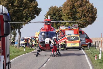 Tragischer Unfall auf der S177: Fahrzeuginsassen schwer verletzt - Schwere Verkehrsunfall auf der S177. Zwei Personen wurden verletzt. Foto: Roland Halkasch