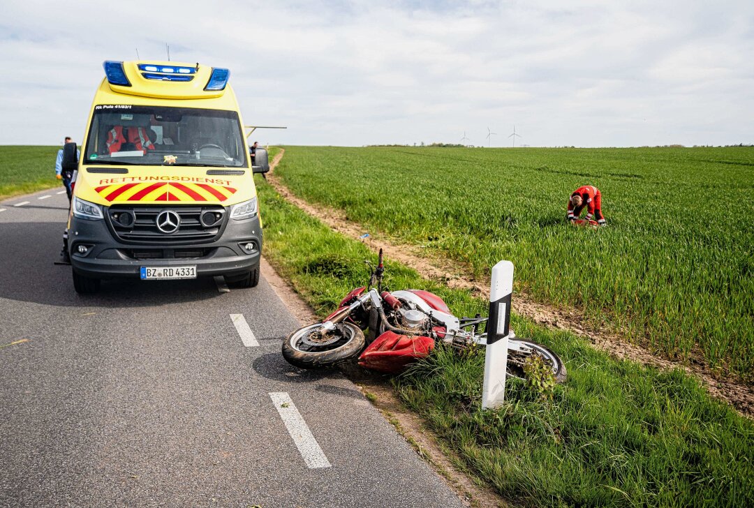 Tragischer Unfall: Motorradfahrerin kommt ums Leben - Am Sonntagnachmittag kam es zu einem tödlichen Motorradunfall bei Leppersdorf. Foto: xcitepress/Rico Löb
