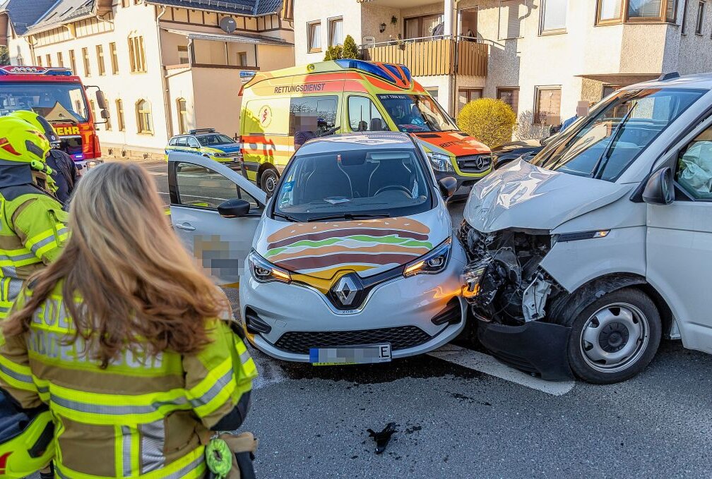 Autounfall in Rodewisch. Foto: B&S David Rötzschke