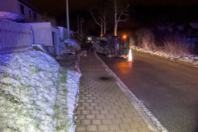 Schwerer Autounfall in Bernsbach am späten Montagabend.