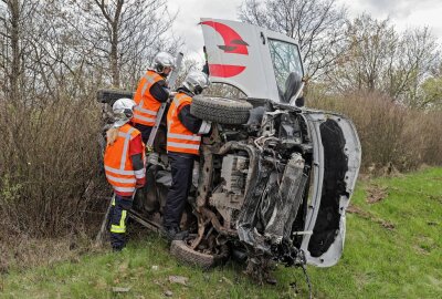 Transporter überschlägt sich mehfach auf A4: Fahrer hatte Schutzengel - Auf der A4 kam es zu einem Unfall. Foto: Andreas Kretschel