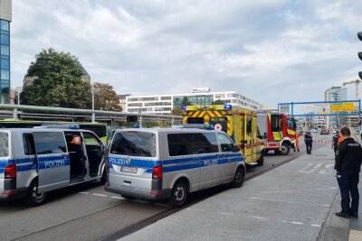 Trauer und Gedenken nach tödlichem Unfall mit Müllauto im Chemnitzer Zentrum - Ein tragischer Unfall ereignete sich am Dienstagnachmittag. Foto: Harry Härtel