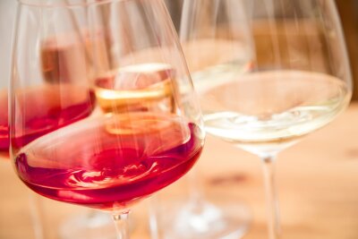 Trendsetter: Warum deutscher Riesling international boomt - Genuss pur: Riesling und Spätburgunder sind beliebte deutsche Weine.