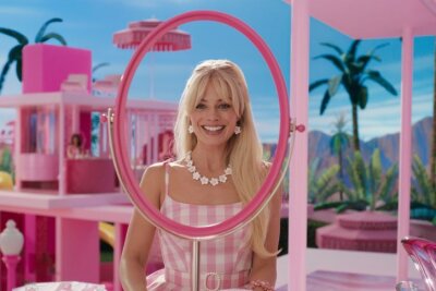 "Trotz aller Warnungen": "Barbie"-Star Margot Robbie war "schon immer von Filmen besessen" - In Greta Gerwigs Satire "Barbie" verkörpert Margot Robbie (Bild) die Titelheldin. Der Film ist für acht Oscars nominiert.