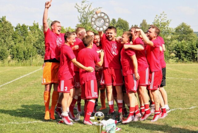 Der TSV Flöha ist Fußball- Meister der Mittelsachsenligasaison 2021/22 ! Foto: Knut Berger