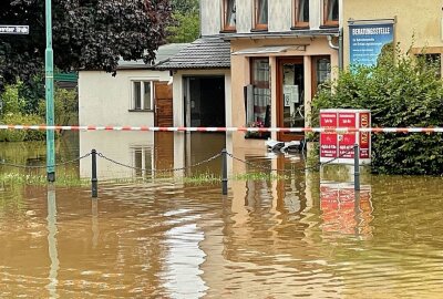 Überschwemmung in Neustadt in Sachsen - In Neustadt in Sachsen kam es heute zu Hochwasser. Foto: Daniel Unger