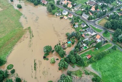 Überschwemmung in Neustadt in Sachsen - In Neustadt in Sachsen kam es heute zu Hochwasser. Foto: Daniel Unger