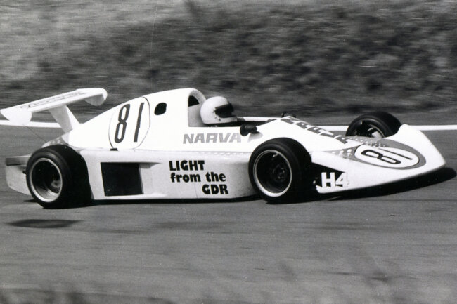 Ulli Melkus (hier 1982 auf dem Sachsenring) war einer der erfolgreichsten DDR-Autorennfahrer.