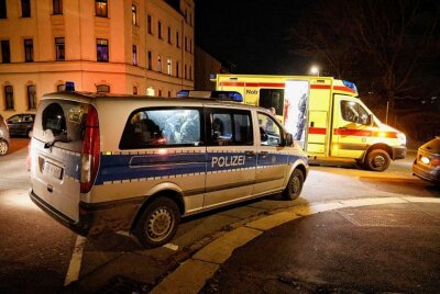 Unbekannte rauben 29-Jährigen aus: Polizei sucht Zeugen - Am Donnerstag wurden Rettungskräfte und Polizei wegen einem Raubüberfall zur Hammerstraße gerufen. Foto: Harry Härtel