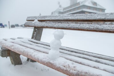Sogar ein einzelner Schneemann hat sich in den Mai verirrt. 