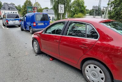 Unfall auf Chemnitzer Südring: Eine Person im Krankenhaus - Am Montagmorgen kam es auf der Helbersdorfer Straße/Südring zu einem Verkehrsunfall. Foto: Harry Haertel
