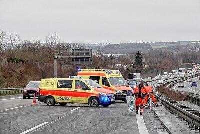 Unfall auf der A4 in Richtung Dresden - Einsatzkräfte sind bereits vor Ort. Foto: Harry Härtel