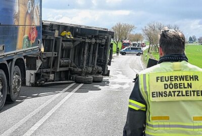 Unfall auf der B169: Bierlaster verliert Ladung - Auf der B169 kam es zu einem Unfall. Foto: LausitzNews.de