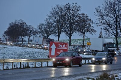 Auf der B173 in Mülsen kem es am Montagvormittag zu einem Verkehrsunfall. Foto: Andreas Kretschel