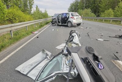 Unfall auf der S293: Überholmanöver endet im Crash - Unfall bei Werdau auf S293. Foto: Mike Müller