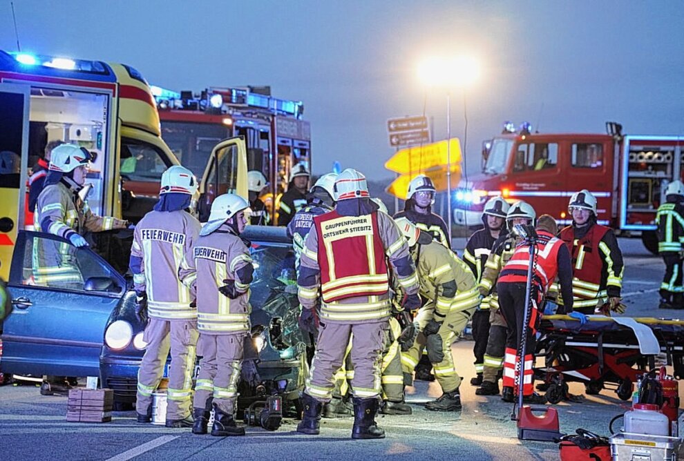 Unfall auf S119: Zwei Verletzte nach Kollision - Am Mittwochmorgen kam es gegen 6.30 Uhr zu einem schweren Unfall auf der S119 am Abzweig nach Grubschütz. Foto: Lausitznews
