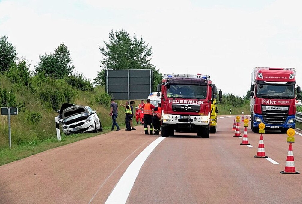 Am Samstag ereignete sich gegen 13 Uhr auf der A72 Fahrtrichtung Leipzig, zwischen Niederfrohna und Penig, ein Verkehrsunfall zwischen drei Fahrzeugen. Foto: Harry Härtel