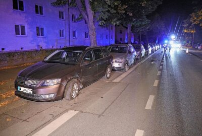 Unfall in Dresden: Sechs Fahrzeuge nach Kollision beschädigt - Am Sonntag kam es gegen 3.25 Uhr auf der Winterbergstraße zu einem Verkehrsunfall. Foto: Roland Halkasch