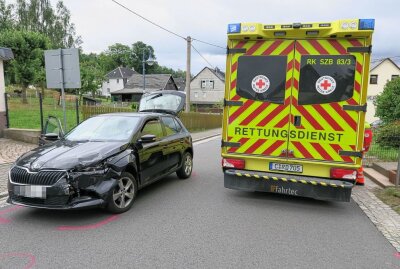 Unfall in Lauter-Bernsbach: Kollision an Grundstücksausfahrt - Kollision an Grundstücksausfahrt. Foto: Niko Mutschmann