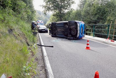 Unfall in Pobershau, weil Frau Fliege jagte - In Pobershau kam es am frühen Abend zu einem Verkehrsunfall. Foto: Jan Härtel