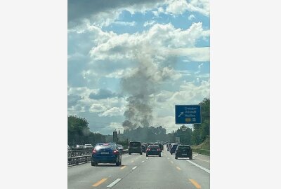 Unfall mit Brandentwicklung auf der A4 bei Dresden - Bei Dresden kam es zu einem Unfall auf der A4. Foto: Isabel Batke