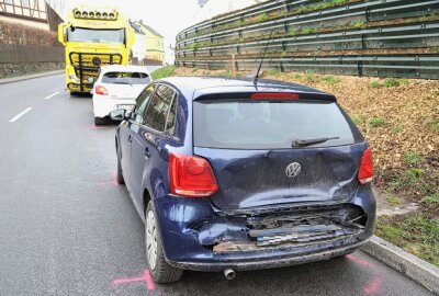 Unfall mit drei Fahrzeugen in Schwarzenberg - In Schwarzenberg ereignete sich ein Unfall. Foto: Niko Mutschmann