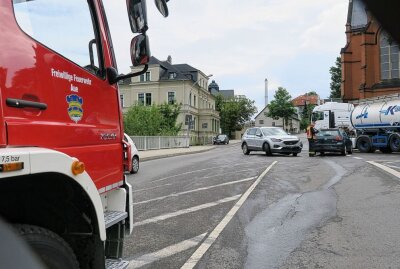 Unfall mit drei Verletzten in Aue - Unfall mit 3 Verletzten in Aue. Foto: Niko Mutschmann