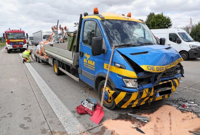 Heute ereignete sich auf der A4 ein Unfall zwischen einem Sanitätspanzer und einem Kleintransporter. Foto: Roland Halkasch