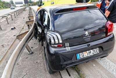 Unfall mit vier verletzten Personen auf A4 -  Unfall am Donnerstag auf A4 in Fahrtrichtung Erfurt. Foto: Harry Härtel