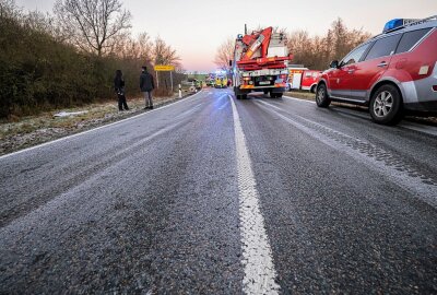 Unfall mit zwei Schwerverletzten: Rettungshubschrauber im Einsatz - Am Montagmorgen ereignete sich ein Verkehrsunfall. Foto: Andreas Kretschel
