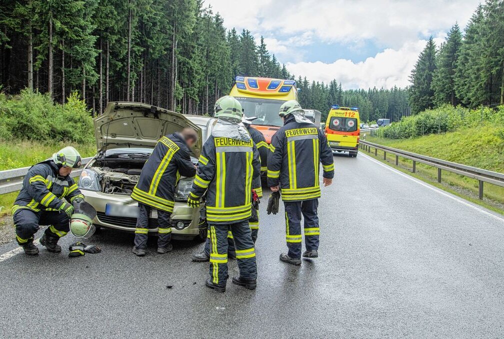 Stau nach Unfall auf der S 258 zwischen Burgstädtel und Elterlein: Zwei Personen wurden verletzt Foto: André März