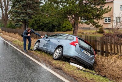 Unfallserie auf Bundesstraße in Sachsen: Kollisionen verursachen Vollsperrung - Zwei Unfälle innerhalb kurzer Zeit: B96 voll gesperrt. Foto: xcitepress/Thomas Baier