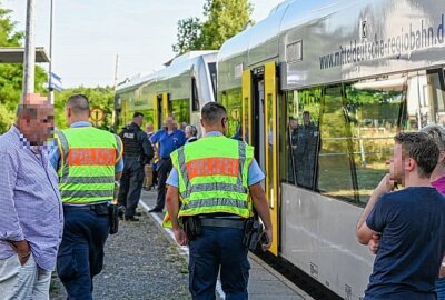 Unglück auf den Schienen: Zug kollidiert offenbar mit Person - In Westewitz ereignete sich ein Zugunglück. Foto: LausitzNews.de