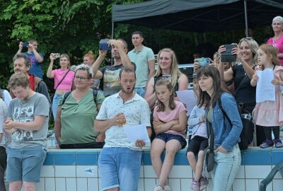 Unterhaltung für Jung und Alt - Das Kinder- und Familienfest der Stadt Thalheim hat zahlreiche Besucher auf das Gelände des ehemaligen Erzgebirgsbades gelockt. Foto: Ralf Wendland