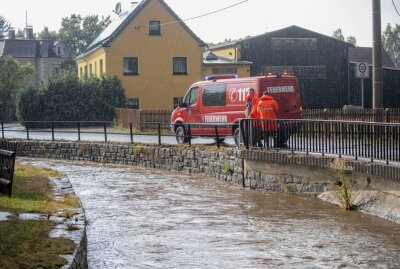 Unwetter führt zu Hochwasser in Ostsachsen - Am Montag kam es zu Hochwasser in Steinigtwolmsdorf. Foto: B&S/Bernd März