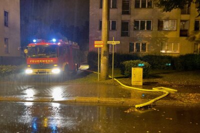 Unwetter: Vollgelaufene Keller und überlaufende Bäche in Chemnitz - 