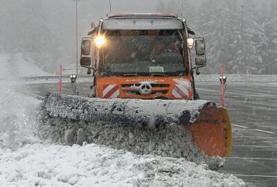 Unwettertief verursacht massive Schneefälle in den Alpen - Ein Unwettertief sorgte in den Alpen für massiven Schneefall. Foto: Bernd März