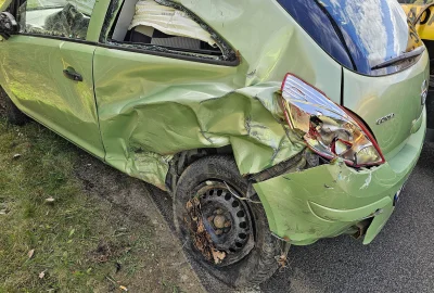 Update: Auto überschlägt sich bei Unfall im Vogtland: 61-Jährige schwerverletzt - Die 61-Jährige wurde schwer verletzt in ein Krankenhaus verbracht. Foto: Mike Müller