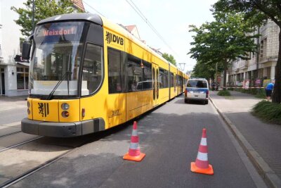 Am Samstagmorgen kam es in einer Straßenbahn in Dresden zu einer Messerstecherei. Foto: xcitepress