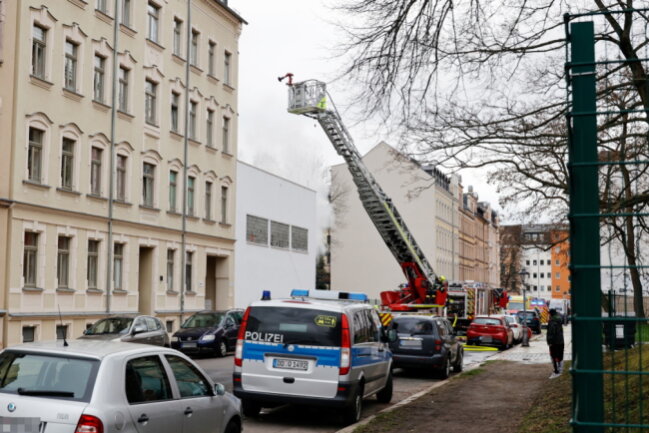 Der Warndienst hat für Chemnitz eine Meldung veröffentlicht in Anknüpfung an das Brandgeschehen. Foto: Harry Härtel