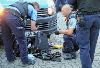 Update: Ordnungskräfte schnappen zwei geflüchtete Ladendiebe in Chemnitz - Am Mittwochnachmittag konnten gegen 18 Uhr zwei flüchtige Personen festgesetzt werden. Foto: Jan Haertel/ ChemPic